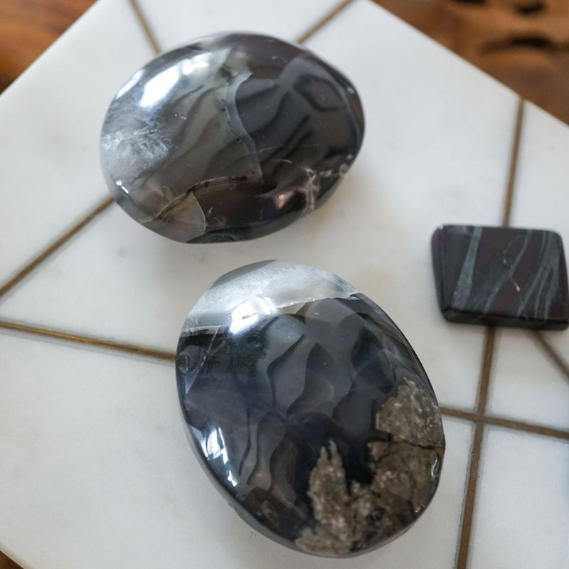 UV-Reactive Volcanic Agate Touchstone |  Crystal fire • Hidden light • Energetic armor