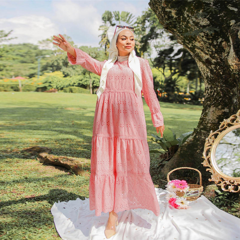 Elegant Hollow Lace Maxi Dress