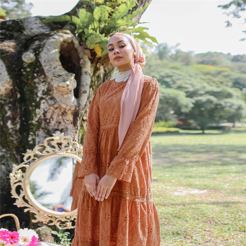 Elegant Hollow Lace Maxi Dress