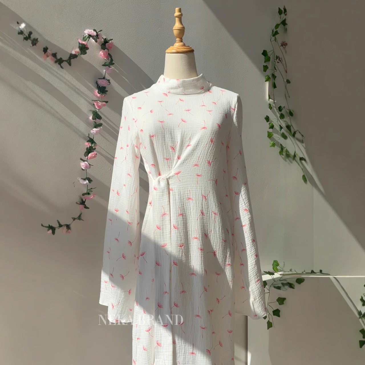 Elegant French Floral Print Dress - Lightweight & Feminine